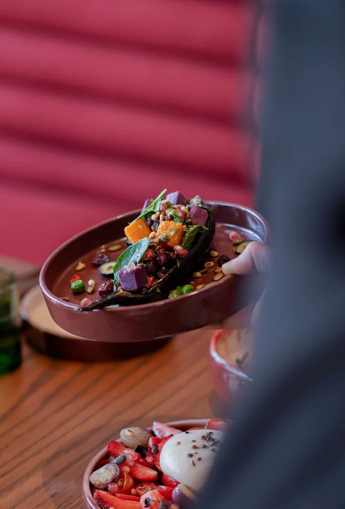 Une assiette servie en salle chez Liva